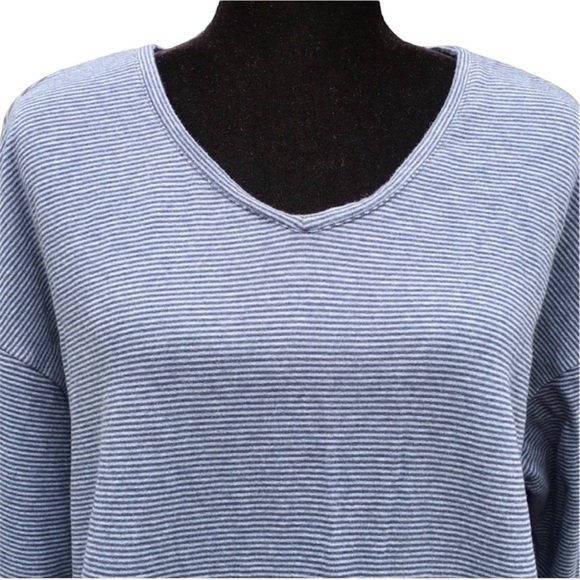 J. Jill Pure Jill Blue Striped long-sleeved Top with Kangaroo Pocket Size Large - Picture 2 of 8
